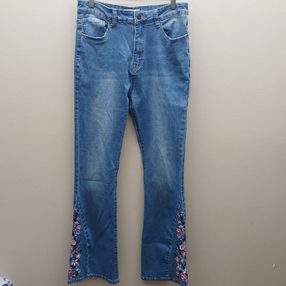 Francesca's Harper Heritage Denim High Rise Chelsie Embroidered Flare Jeans 28